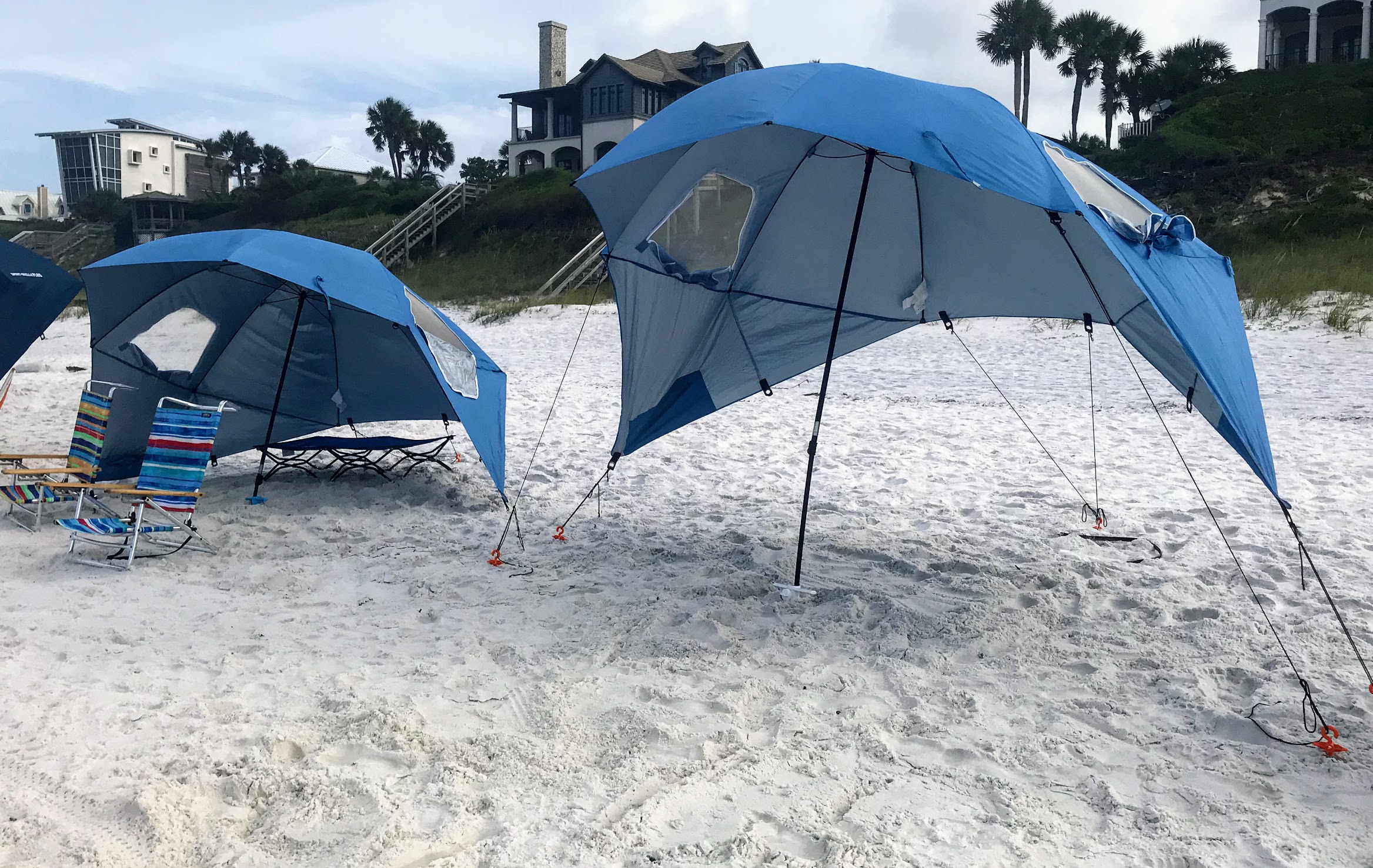 Best Beach Umbrella - Easy to Put Up, Stays Up and Keeps the Sun Out